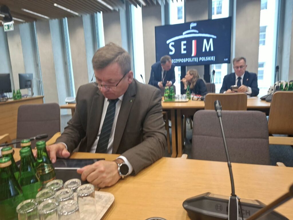 Posiedzenie w Sejmie o ochronie produkcyjnej funkcji wsi – ZZR Samoobrona – zdjęcie 3